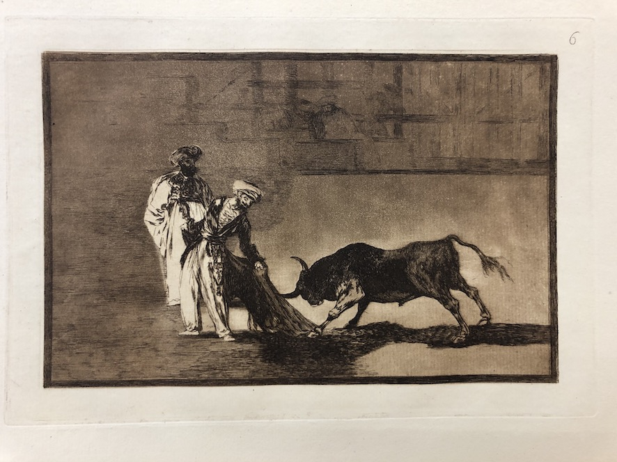 6. Los moros hacen otro capeo en plaza con su albornoz